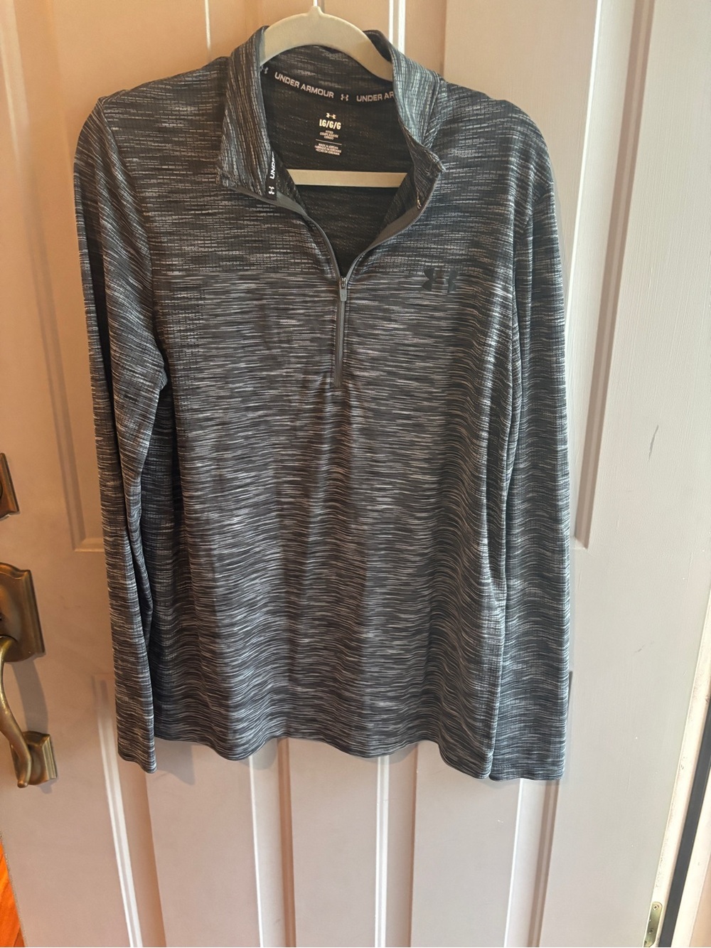 Under Armour Men’s Gray Quarter-Zip Performance size large